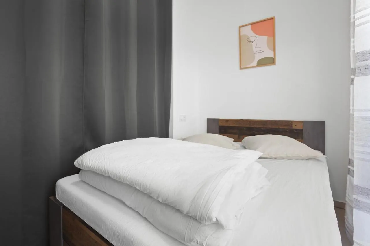 Studio Moderne 4 - Plage Frejus 0*,  France